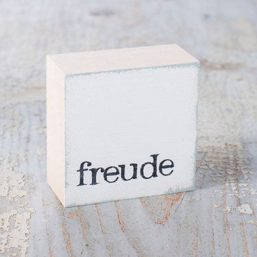 Dekoholzklotz, freude, flieder, 6x6cm, iopla