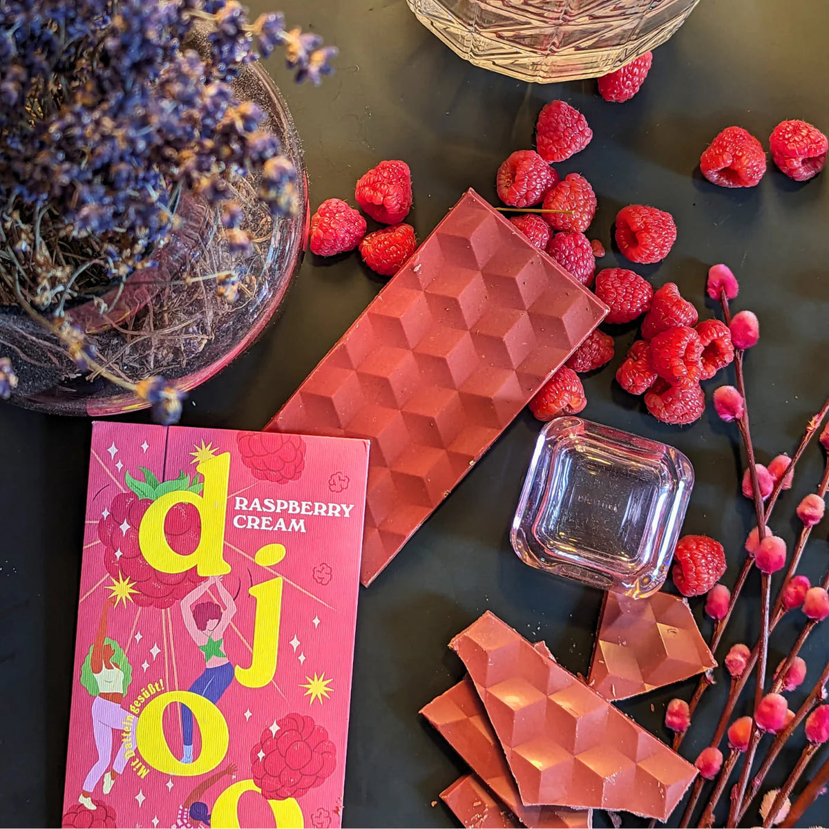 Dattelschokolade Tafel „ Raspberry Cream“, djoon