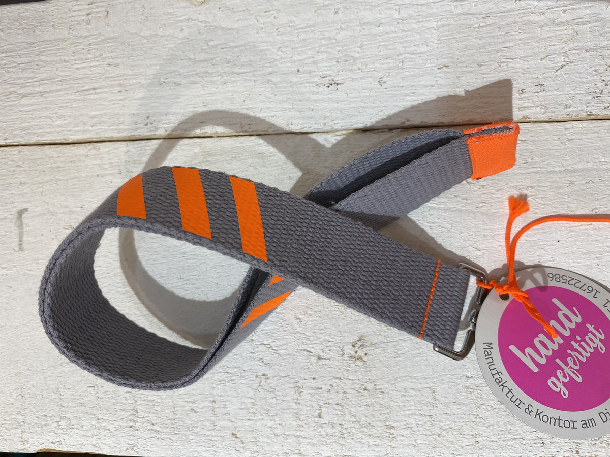 Schlüsselanhänger “Gestreift Lang” Beige / Neonorange, Kontor
